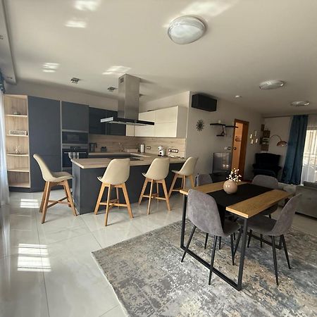 M18 - Csak Egy Lepes A Toertenelmi Belvaros - Free Parking 페치 외부 사진